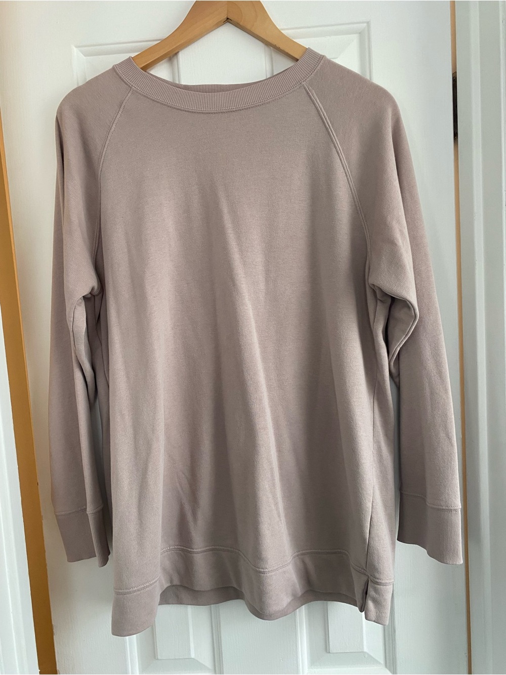 Old Navy Active Crewneck Sweatshirt in Dusty Mauve